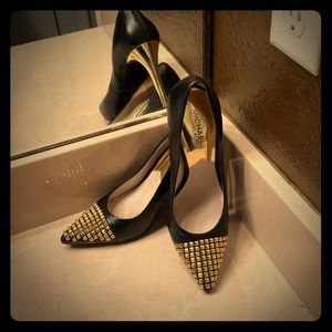 Michael Kors black & gold heels